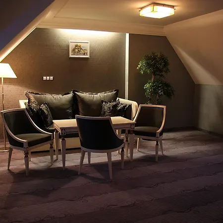 Wawel Hotell 3*